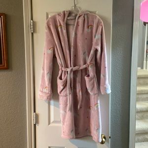 Hooded pink fleece robe